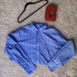 Men’s long sleeved blue button down